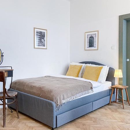 Turnkey I Vintage Terrace Apartment 프라하 외부 사진