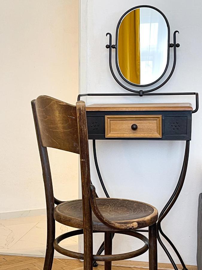 Turnkey I Vintage Terrace Apartment 프라하 외부 사진