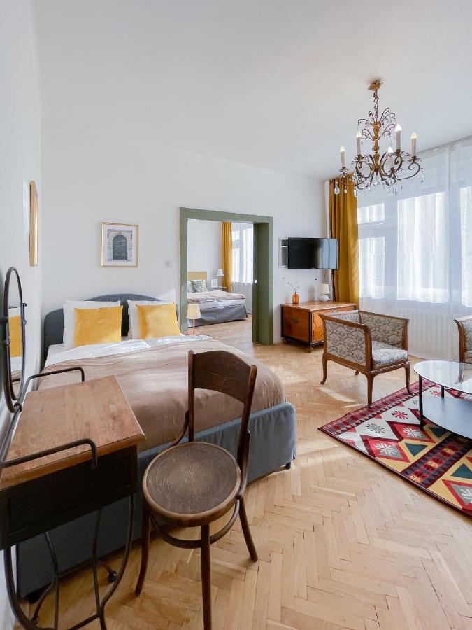 Turnkey I Vintage Terrace Apartment 프라하 외부 사진